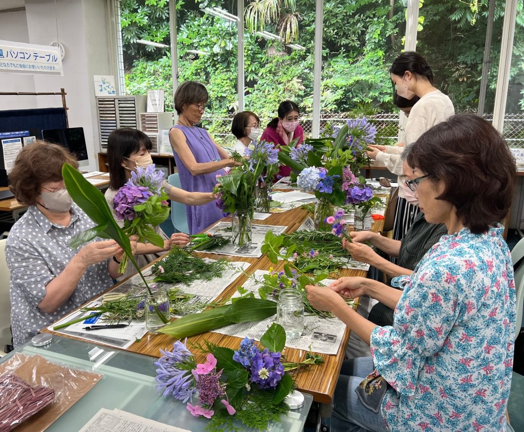 きらく座「無農薬の季節の花でブーケを作ろう」開催しました／きらく座