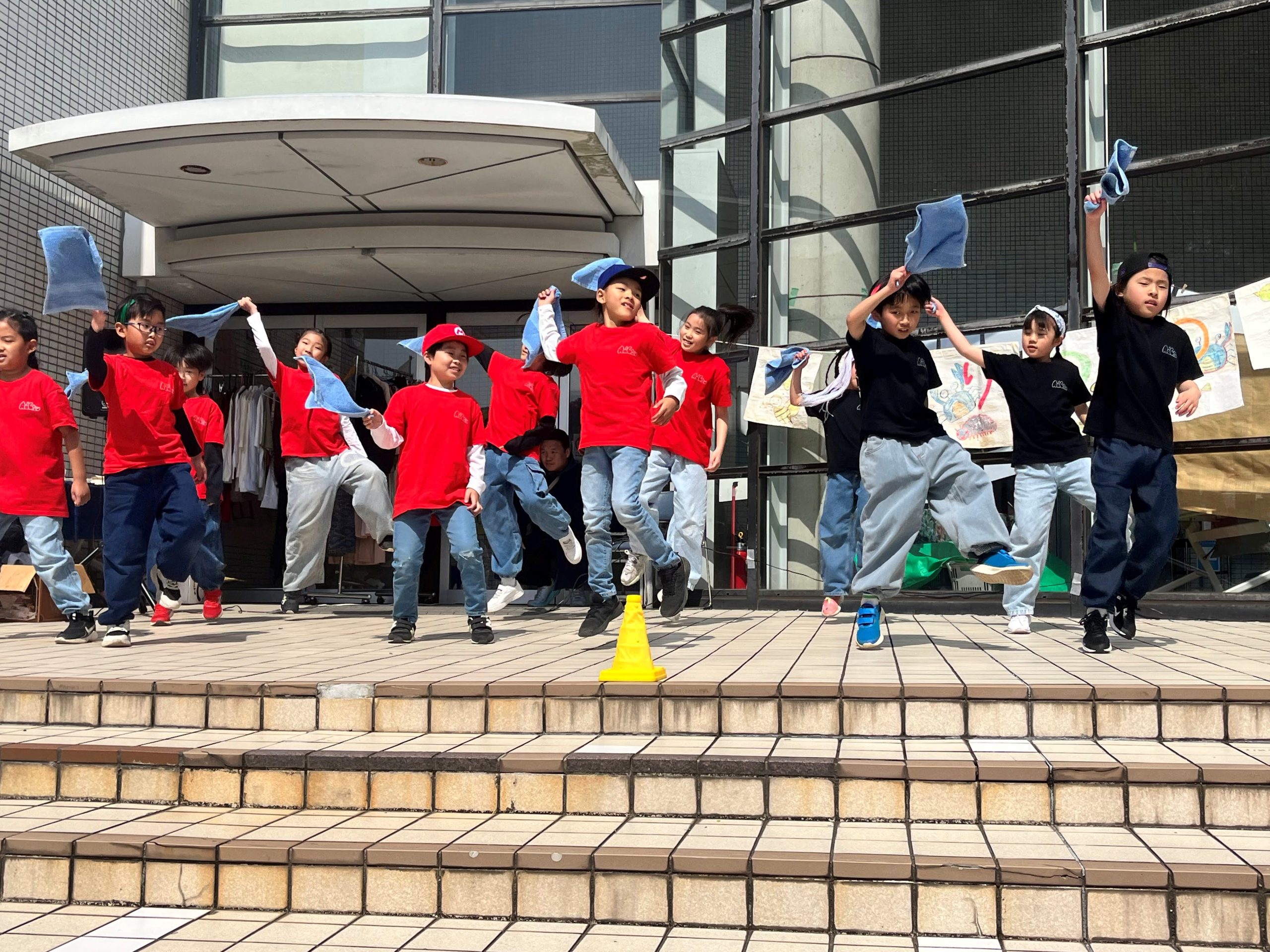 AdCrew（エーディクルー）